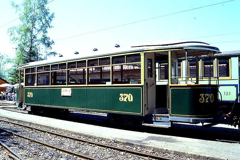 BC Museumsbahn - ex CGTE C4 370 am 24.05.1999 in Chaulin - 3.Klasse Tramwagen 4-achsig mit 2 offenen Plattformen - Baujahr 1911 - SIG - Gewicht 11,10t - Sitzpl�tze 36 - L�P 13,30 - zul�ssige Geschwindigkeit 35 km/h - Lebenslauf: ex CGTE C4 370 - 1964 B 370 - 1973 BC C4 370
