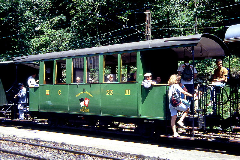 BC Museumsbahn - ex GFM C² 23 am 31.05.1993 im Depot Chaulin - 3.Klasse-Personenwagen - Baujahr 1903 - SWS - Fahrzeuggewicht 7,50t - LüP 8,90m - Sitzplätze 24 - zulässige Geschwindigkeit 50 km/h - Lebenslauf: ex CEG BC 23 - 1923 C 23 - 1942 GFM C 223 - 1956 B² 223 - 1969 BC C² 23
