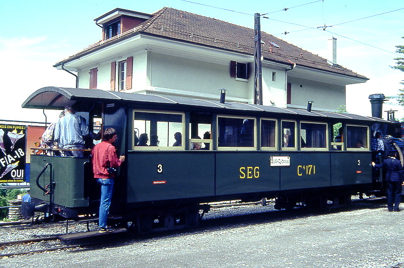 BC Museumsbahn - ex SEG C4 171 am 31.05.1993 in Chamby - 3.Klasse Personenwagen 4-achsig mit 2 offenen Plattformen - Baujahr 1891 - Herbrand/K�ln - Gewicht 10,00t - Sitzpl�tze 46 - L�P 11,30 - Lebenslauf: ex SEG C4 171 - 1956 B 171 - 1964 B4 171 - 1967 BC C4 171
