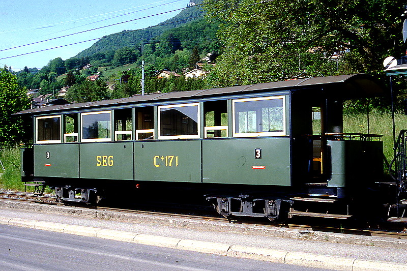 BC Museumsbahn - ex SEG C4 171 am 19.05.1997 in Blonay - 3.Klasse Personenwagen 4-achsig mit 2 offenen Plattformen - Baujahr 1891 - Herbrand/K�ln - Gewicht 10,00t - Sitzpl�tze 46 - L�P 11,30 - Lebenslauf: ex SEG C4 171 - 1956 B 171 - 1964 B4 171 - 1967 BC C4 171

