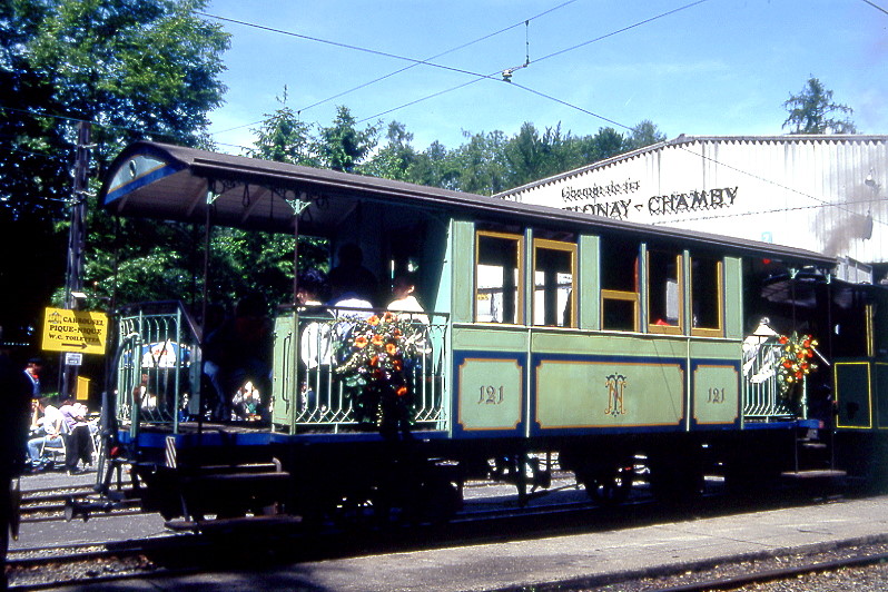 BC Museumsbahn - ex TN C4 121 am 31.05.1993 in Depot Chaulin - Tramanhänger 4-achsig mit 2 offenen Plattformen - Baujahr 1892 - Basel - Gewicht 7,40t - Sitzplätze 15 - LüP 9,10 - Lebenslauf: ex TN BC 1 - 1907 C 121 - 1964 B4 121 - 1967 BC C4 121
