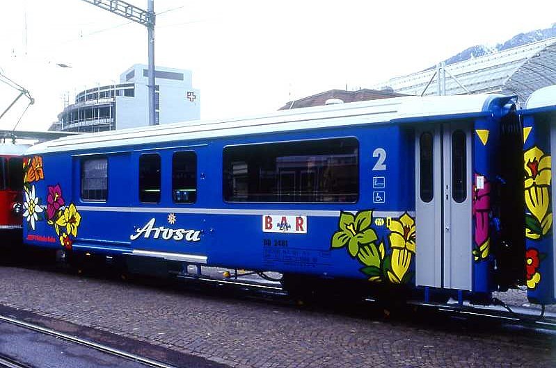 RhB - BD 2481 am 29.11.1997 in Chur - 2.Klasse Arosa-Express Barwagen mit Gep�ckabteil - �bernahme 06.03.1981 - SWS/SWP/RhB - Fahrzeuggewicht 11,00t - Zuladung 3,00t - Sitzpl�tze 5 - L�P 11,91m - zul�ssige Geschwindigkeit 90 km/h - �3=28.11.1997 - Logo RhB in deutsch. Hinweis: Lackierung Arosa-Express - Lebenslauf: ex BD 2433 - 28.11.1997 BD 2481 - 16.06.2011 Lackierung rot
