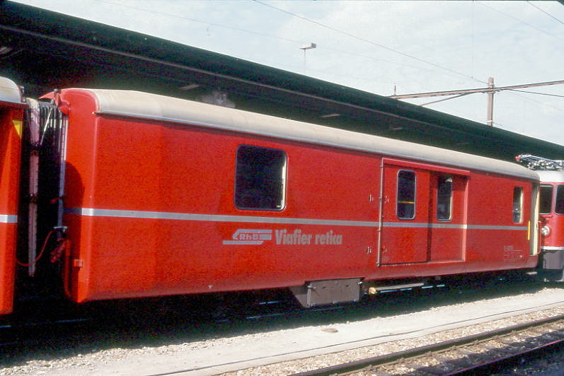 RhB - D 4209 - Gep�ckwagen am 06.09.1996 in Chur - Baujahr 1914, nach Umbau �bernahme 31.12.1962 - SIG - Fahrzeuggewicht 17,00t - Zuladung 8,00t - L�P 13,86m - zul�ssige Geschwindigkeit 90 km/h.-  �2=01.02.1991 - RhB-Logo rh�toromanisch - Lebenslauf: ex Dk4� 3502 - 31.12.1962 F4� 4209 - 1964 D 4209. Hinweis: d�nne Fahrzeugnummer

