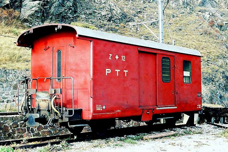 RhB - Z� 12 II am 20.09.1990 in St.Moritz - Baujahr 1965 - RhB/PAG - Fahrzeuggewicht 8,30t - Ladegewicht 5,00t - L�P 8,90m - zul�ssige Geschwindigkeit 60 km/h - �3=20.08.1982  �2=03.05.1988 - Lebenslauf: ex Z�� 12 II - 1969 Z� 12 II - 06/1996 Z�i 13012 - 1996 ausr - 12/1997 YSteC D� 72
