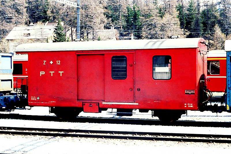 RhB - Z� 12 II am 18.05.1991 in St.Moritz - Baujahr 1965 - RhB/PAG - Fahrzeuggewicht 8,30t - Ladegewicht 5,00t - L�P 8,90m - zul�ssige Geschwindigkeit 60 km/h - �3=20.08.1982  �2=03.05.1988 - Lebenslauf: ex Z�� 12 II - 1969 Z� 12 II - 06/1996 Z�i 13012 - 1996 ausr - 12/1997 YSteC D� 72
