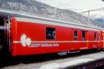D 4206 - Gep�ckwagen am 06.03.1998 in St.Moritz - Baujahr 1949 - SWS - Fahrzeuggewicht 14,00t - Zuladung 8,00t - L�P 12,94m - zul�ssige Geschwindigkeit 90 km/h.-  �3=12.08.1989 �2=10.02.95 - RhB-Logo