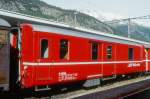 D 4206 - Gep�ckwagen am 08.10.1999 in Samedan - Baujahr 1949 - SWS - Fahrzeuggewicht 14,00t - Zuladung 8,00t - L�P 12,94m - zul�ssige Geschwindigkeit 90 km/h.-  �3=12.08.1989 �2=10.02.95 - RhB-Logo