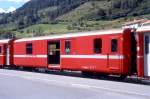 D 4206 - Gep�ckwagen am 27.08.2008 in Scuol - Baujahr 1949 - SWS - Fahrzeuggewicht 14,00t - Zuladung 8,00t - L�P 12,94m - zul�ssige Geschwindigkeit 90 km/h - unterbrochener Fenstergurt breit, Logo