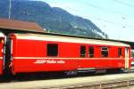 RhB - D 4215 - Gep�ckwagen am 19.08.1995 in Landquart - �bernahme 26.02.1970 - SWS - Fahrzeuggewicht 14,00t - Zuladung 8,00t - L�P 13,74m - zul�ssige Geschwindigkeit 90 km/h.- �2=05.03.1991 - RhB-Logo