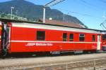 RhB - D 4216 - Gep�ckwagen am 26.08.1998 in Landquart - �bernahme 10.03.1970 - SWS - Fahrzeuggewicht 14,00t - Zuladung 8,00t - L�P 13,74m - zul�ssige Geschwindigkeit 90 km/h.- �2=03.11.1995 - RhB-Logo