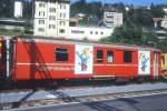 RhB - D 4225 - Gep�ckwagen am 05.6.1993 in Thusis - �bernahme 15.04.1980 - SWS/SWP - Fahrzeuggewicht 14,00t - Zuladung 8,00t - L�P 13,74m - zul�ssige Geschwindigkeit 90 km/h.- �2=16.09.1992 - RhB-Logo