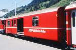 RhB - D 4225 - Gep�ckwagen am 19.08.2008 in Scuol - �bernahme 17.04.1980 - SWS/SWP - Fahrzeuggewicht 14,00t - Zuladung 8,00t - L�P 13,74m - zul�ssige Geschwindigkeit 90 km/h.- �3=24.01.2001 - RhB-Logo