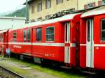 DS 4221 - Gep�ckwagen am 19.07.2013 in St.Moritz - �bernahme 14.03.1980 - SWS/SWP - Fahrzeuggewicht 18,00t - Zuladung 4,00t - L�P 13,74m - zul�ssige Geschwindigkeit 90 km/h.- RhB-Logo Graub�nden in