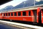 RhB - B 2424 am 31.08.1993 in Samedan - 2.Klasse Einheitspersonenwagen (Typ II) - �bernahme 29.06.1979 - FFA/SWP/RhB - Fahrzeuggewicht 15,00t - Sitzpl�tze 52/Stehpl�tze 24 - L�P 18,50m - zul�ssige