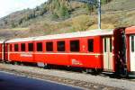 RhB - B 2442 am 22.10.1998 in Scuol - 2.Klasse Einheitspersonenwagen (Typ II) - �bernahme 26.02.1980 - FFA/SWP - Fahrzeuggewicht 15,00t - Sitzpl�tze 52 - L�P 18,50m - zul�ssige Geschwindigkeit 90 km/h