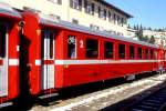 RhB - B 2446 am 05.10.2008 in St.Moritz - 2.Klasse Einheitspersonenwagen (Typ II) - Baujahr 1980 - FFA/SWP - Fahrzeuggewicht 16,00t - Sitzpl�tze 54 - L�P 18,50m - zul�ssige Geschwindigkeit 90 km/h -