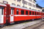 RhB - B 2448 am 25.08.2008 in St.Moritz - 2.Klasse Einheitspersonenwagen (Typ II) - Baujahr 1980 - FFA/SWP - Fahrzeuggewicht 15,00t - Sitzpl�tze 52 - L�P 18,50m - zul�ssige Geschwindigkeit 90 km/h -