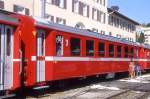 RhB - B 2449 am 05.10.2008 in St.Moritz - 2.Klasse Einheitspersonenwagen (Typ II) - Baujahr 1980 - FFA/SWP - Fahrzeuggewicht 16,00t - Sitzpl�tze 54 - L�P 18,50m - zul�ssige Geschwindigkeit 90 km/h -