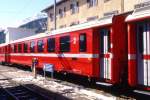 RhB - B 2449 am 05.10.2008 in St.Moritz - 2.Klasse Einheitspersonenwagen (Typ II) - Baujahr 1980 - FFA/SWP - Fahrzeuggewicht 16,00t - Sitzpl�tze 54 - L�P 18,50m - zul�ssige Geschwindigkeit 90 km/h -