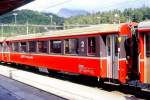 RhB - B 2462 am 20.08.1995 in Samedan - 2.Klasse verk�rzter Einheitspersonenwagen (Typ III) f�r Bernin-Express mit braunen Fensterband  - �bernahme: 02.06.1983 - FFA/SWP - Fahrzeuggewicht 16,00t -