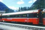RhB - BD 2475 am 31.08.1993 in Pontresina - 2.Klasse verk�rzter Einheitspersonenwagen mit Gep�ckabteil (Typ IV) mit braunen Fensterband f�r Bernina-Express - �bernahme 29.03.1993 - SWA -