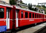 RhB - B 2377 am 30.07.2010 in St.Moritz - 2.Klasse Einheitspersonenwagen (Typ 2) - �bernahme 27.09.1976 - FFA/SWP - Fahrzeuggewicht 16,00t - Sitzpl�tze 52 - L�P 18,50m - zul�ssige Geschwindigkeit 90