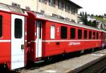 RhB - B 2382 am 30.07.2010 in St.Moritz - 2.Klasse Einheitspersonenwagen (Typ 2) - �bernahme 16.11.1976 - FFA/SWP - Fahrzeuggewicht 16,00t - Sitzpl�tze 52 - L�P 18,50m - zul�ssige Geschwindigkeit 90
