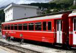 RhB - B 2263 am 30.07.2010 in St.Moritz - 2.Klasse Spitzenverkehrs-Personenwagen f�r Stammnetz mit Drehgestellen �lterer Wagen - �bernahme: 26.02.1986 - FFA/RhB/SWP - Fahrzeuggewicht 18,00t -