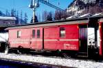 DZ� 4036 - Gep�ckwagen mit Postabteil am 28.02.1998 in Pontresina - Baujahr 1911 - SWS - Fahrzeuggewicht 9,00t - Zuladung 10,00t - L�P 10,69m - zul�ssige Geschwindigkeit 65 km/h.-  �2=22.05.1992 -