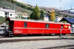 RhB - Z 13094 am 22.10.1998 in Scuol - Postwagen 4-achsig mit 1 offenen Plattform - �bernahme: 27.06.1967 - SWS - Fahrzeuggewicht 17,00t - Zuladung 9,00t - L�P 16,87m - zul�ssige Geschwindigkeit = 90