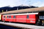 RhB - Z 96 am 13.10.1999 in Davos Platz - Postwagen 4-achsig mit 1 offenen Plattform - �bernahme: 30.10.1969 - SWS - Fahrzeuggewicht 17,00t - Zuladung 9,00t - L�P 16,87m - zul�ssige Geschwindigkeit =