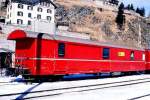 RhB - Z� 99 am 26.02.2000 in St.Moritz - Postwagen 4-achsig mit 1 offenen Plattform - �bernahme: 09.12.1969 - SWS - Fahrzeuggewicht 17,00t - Zuladung 9,00t - L�P 16,87m - zul�ssige Geschwindigkeit =