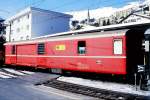 RhB - Z� 99 am 26.02.2000 in St.Moritz - Postwagen 4-achsig mit 1 offenen Plattform - �bernahme: 09.12.1969 - SWS - Fahrzeuggewicht 17,00t - Zuladung 9,00t - L�P 16,87m - zul�ssige Geschwindigkeit =