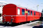 RhB - Z� 99 am 13.03.2000 in Scuol - Postwagen 4-achsig mit 1 offenen Plattform - �bernahme: 09.12.1969 - SWS - Fahrzeuggewicht 17,00t - Zuladung 9,00t - L�P 16,87m - zul�ssige Geschwindigkeit = 90
