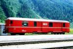 RhB - Z 100 am 01.06.1993 in Oberwald - Postwagen 4-achsig - Baujahr 1966 - SWS/SWP - Fahrzeuggewicht 19,00t - Zuladung 5,00t - L�P 16,40m - zul�ssige Geschwindigkeit = 90 km/h - �2=21.11.1983